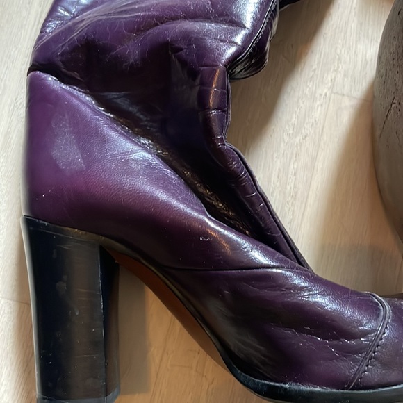 Gorgeous purple heeled boots, color is like a rich eggplant, 3 1/2 “ heels - Picture 3 of 6